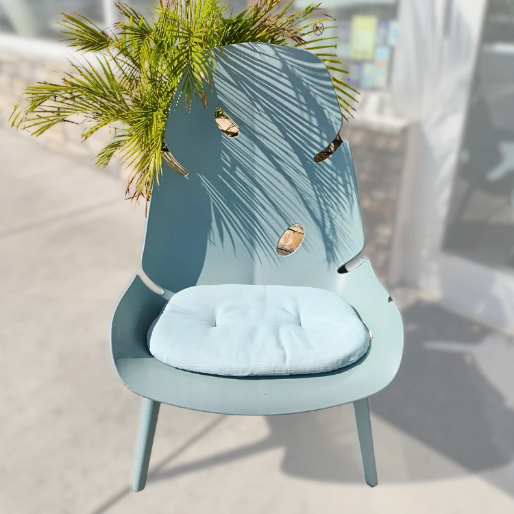 LAGOON Leaf Outdoor Lounge Chair - CLEARANCE - Image 2