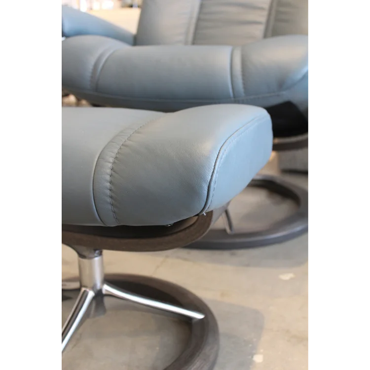 STRESSLESS Wing Large with ottoman - CLEARANCE - Image 3