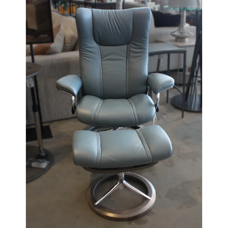 STRESSLESS Wing Medium with ottoman - CLEARANCE - Image 5