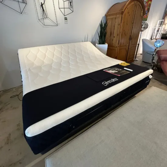 STRESSLESS Sky King bed with adjustable base - CLEARANCE